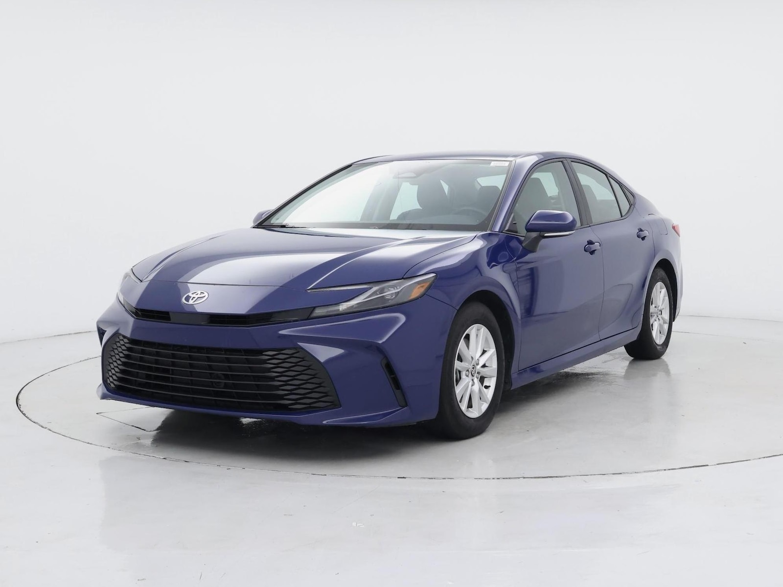 2025 Toyota Camry LE - Photo 5