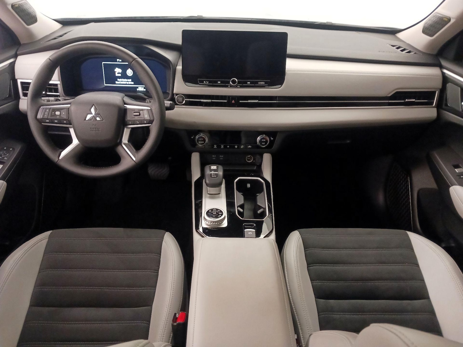 2025 Mitsubishi Outlander SE - Photo 10