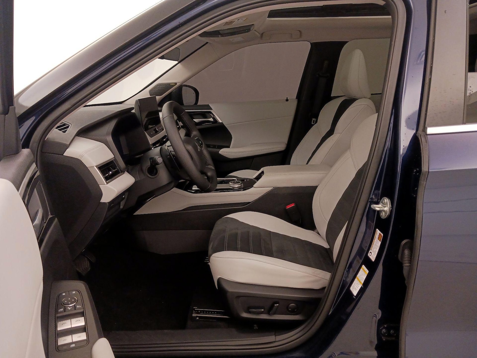 2025 Mitsubishi Outlander SE - Photo 12