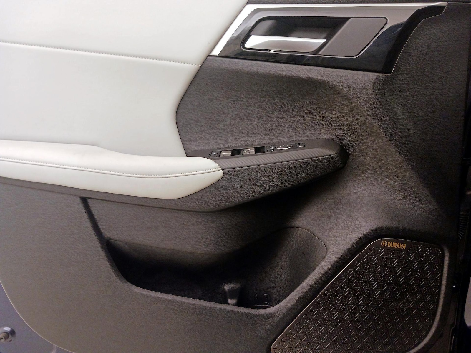 2025 Mitsubishi Outlander SE - Photo 13