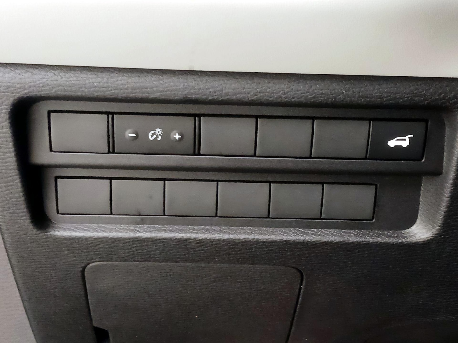 2025 Mitsubishi Outlander SE - Photo 14