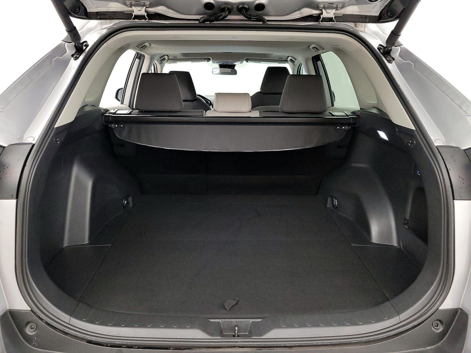 2024 Toyota RAV4 XLE - Photo 22