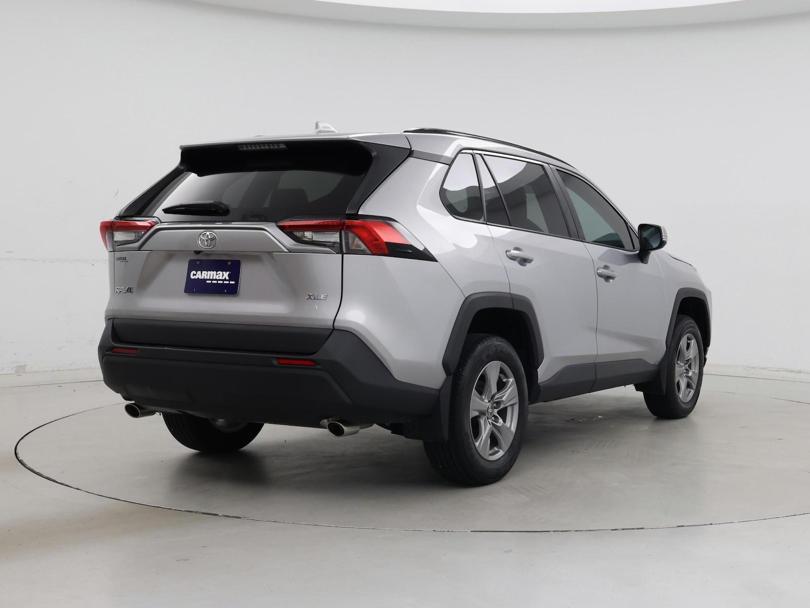 2024 Toyota RAV4 XLE - Photo 9