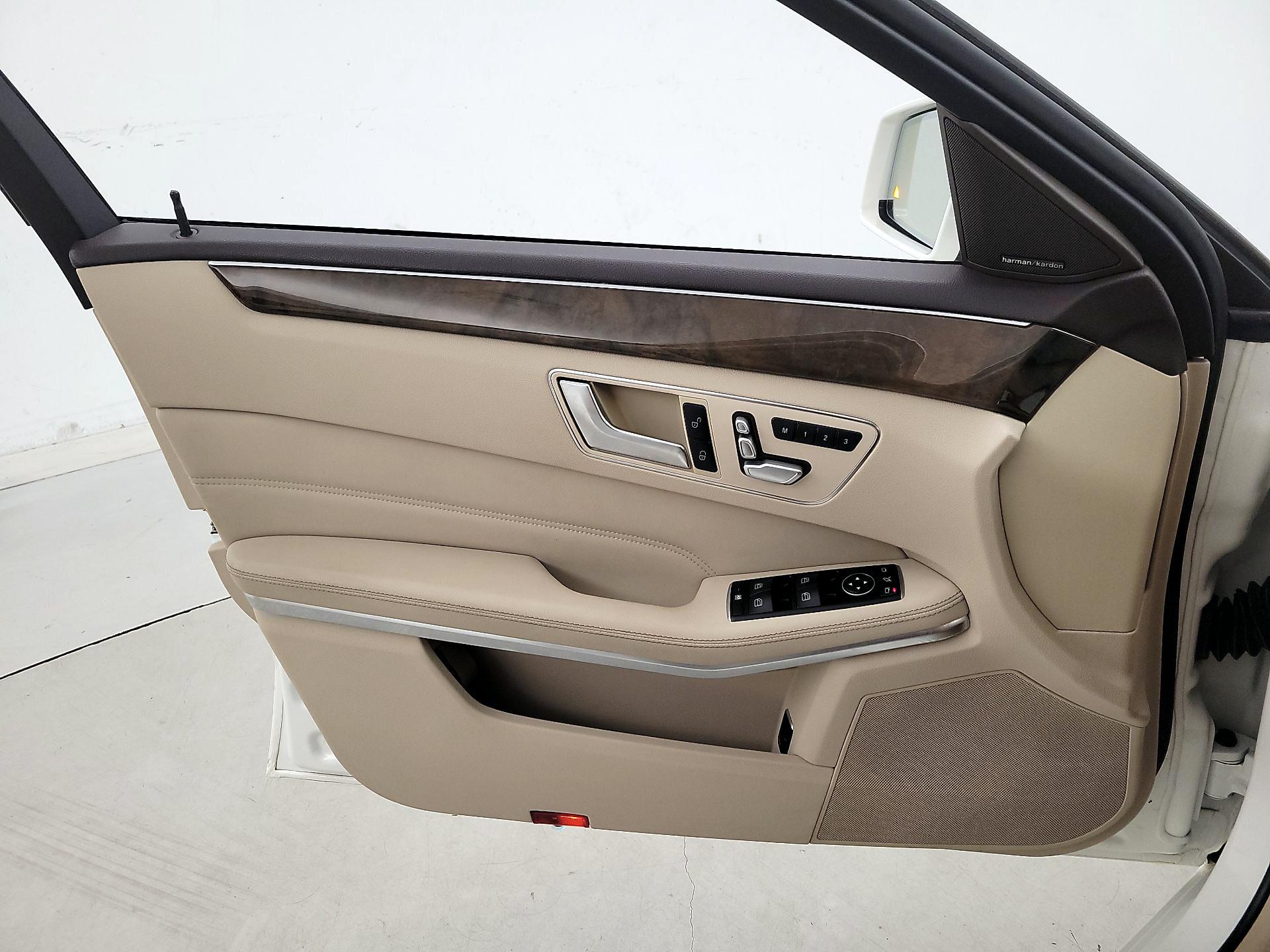 Thumbnail: 2015 Mercedes-Benz E-Class - 12