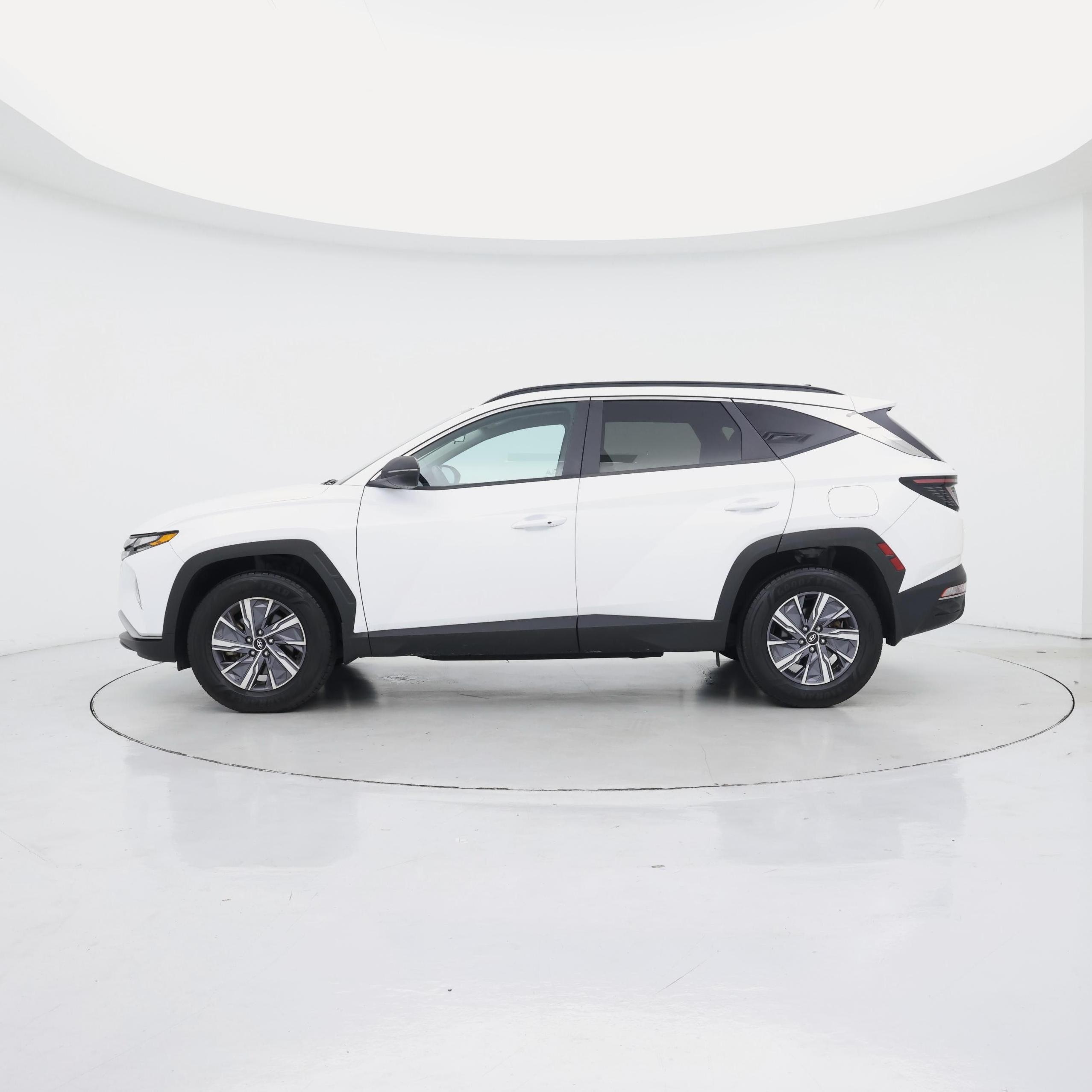 Thumbnail: 2022 Hyundai Tucson - 3