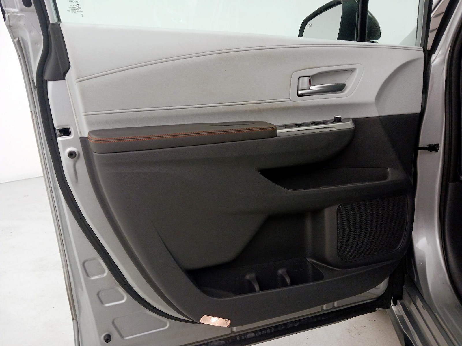 2021 Toyota Sienna XSE - Photo 13