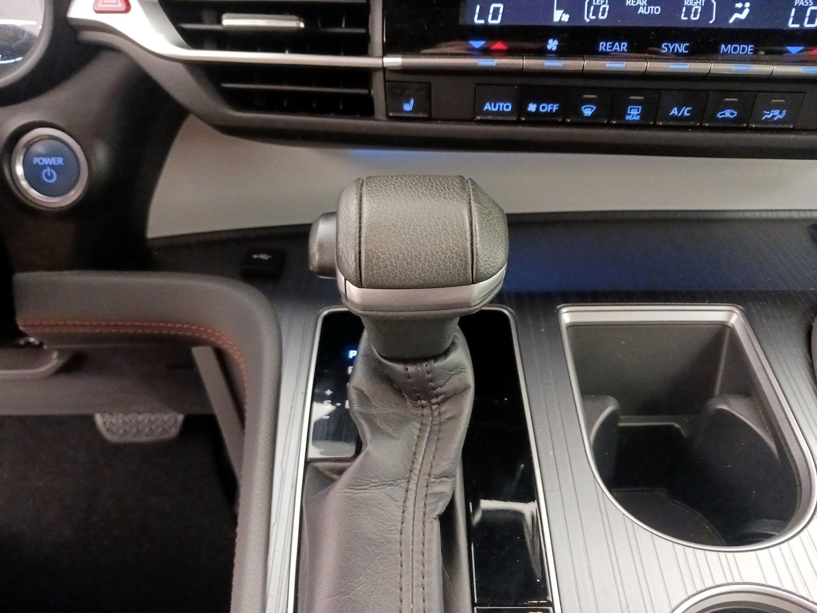 2021 Toyota Sienna XSE - Photo 19
