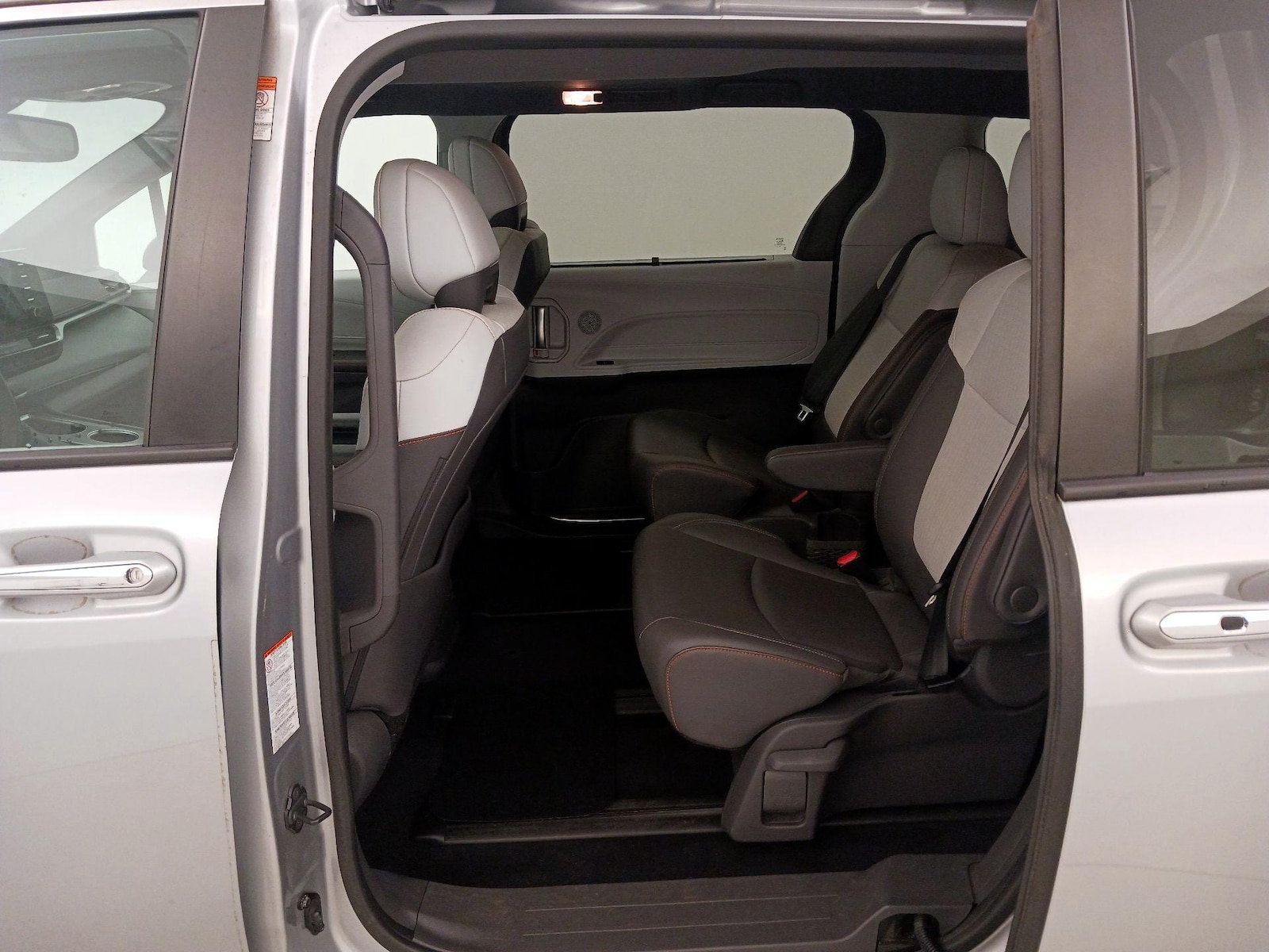 2021 Toyota Sienna XSE - Photo 22