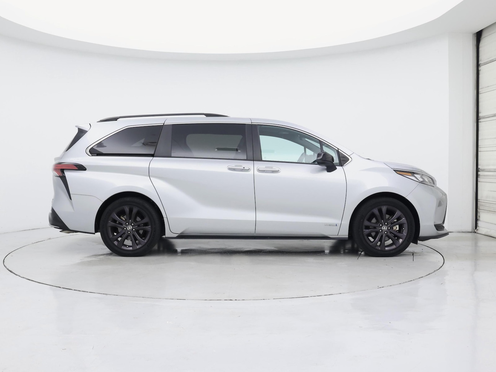 2021 Toyota Sienna XSE - Photo 8