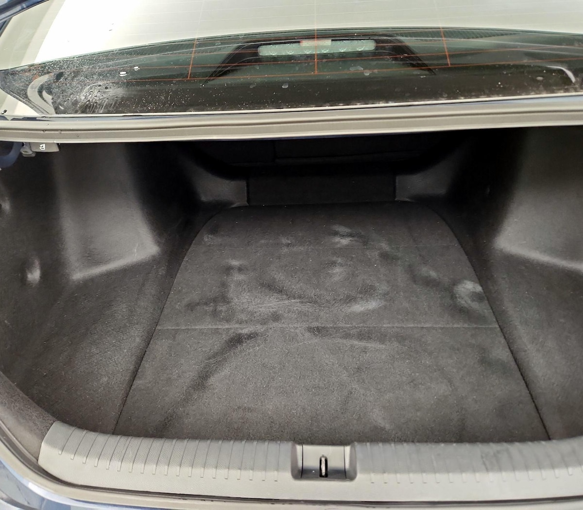 Trunk/Cargo (Seats Up)