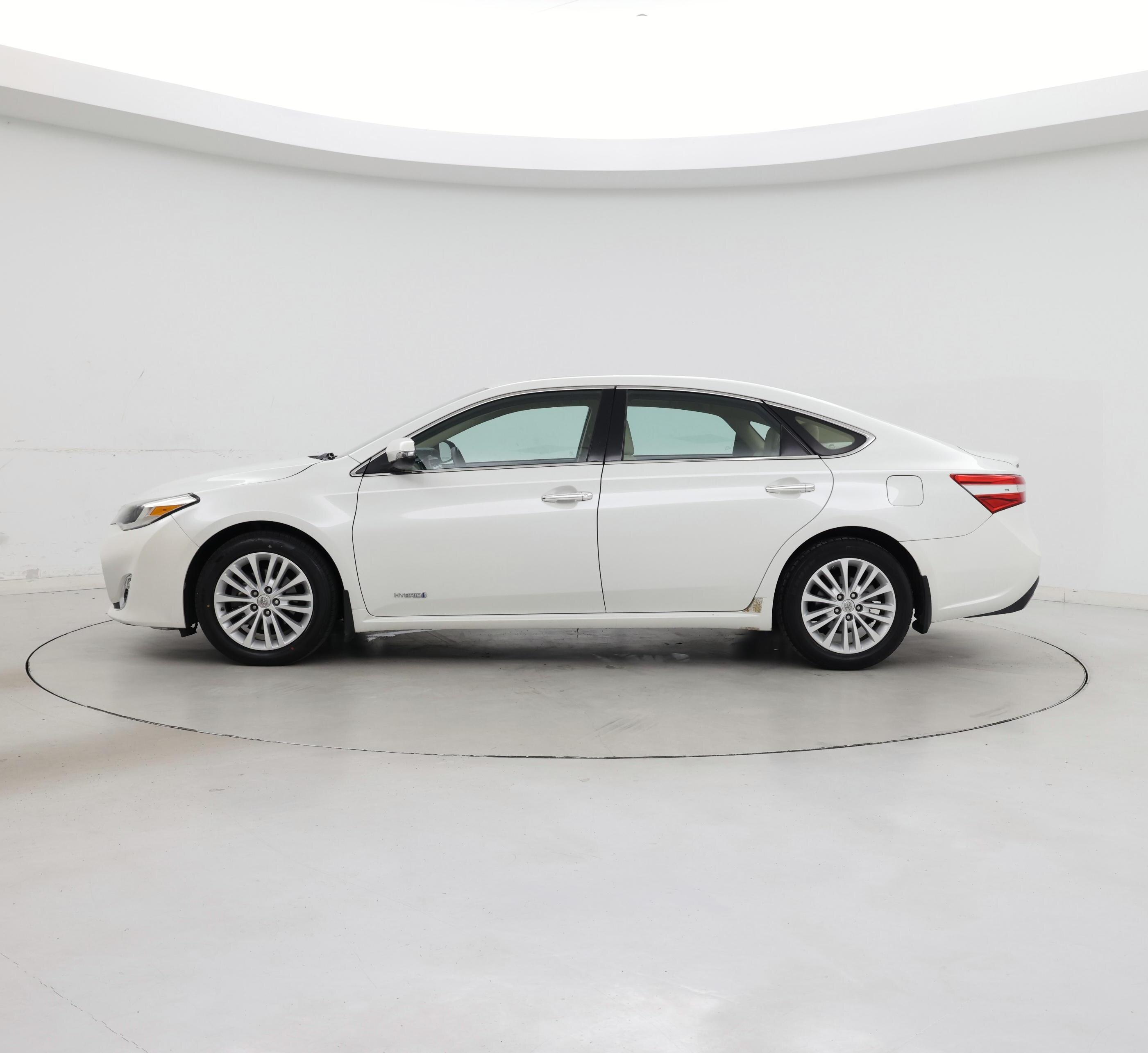 Thumbnail: 2014 Toyota Avalon - 3