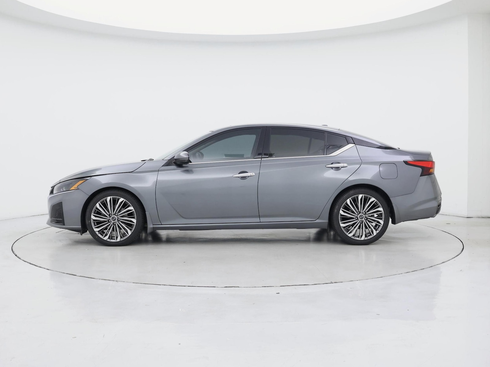 2023 Nissan Altima SL - Photo 4