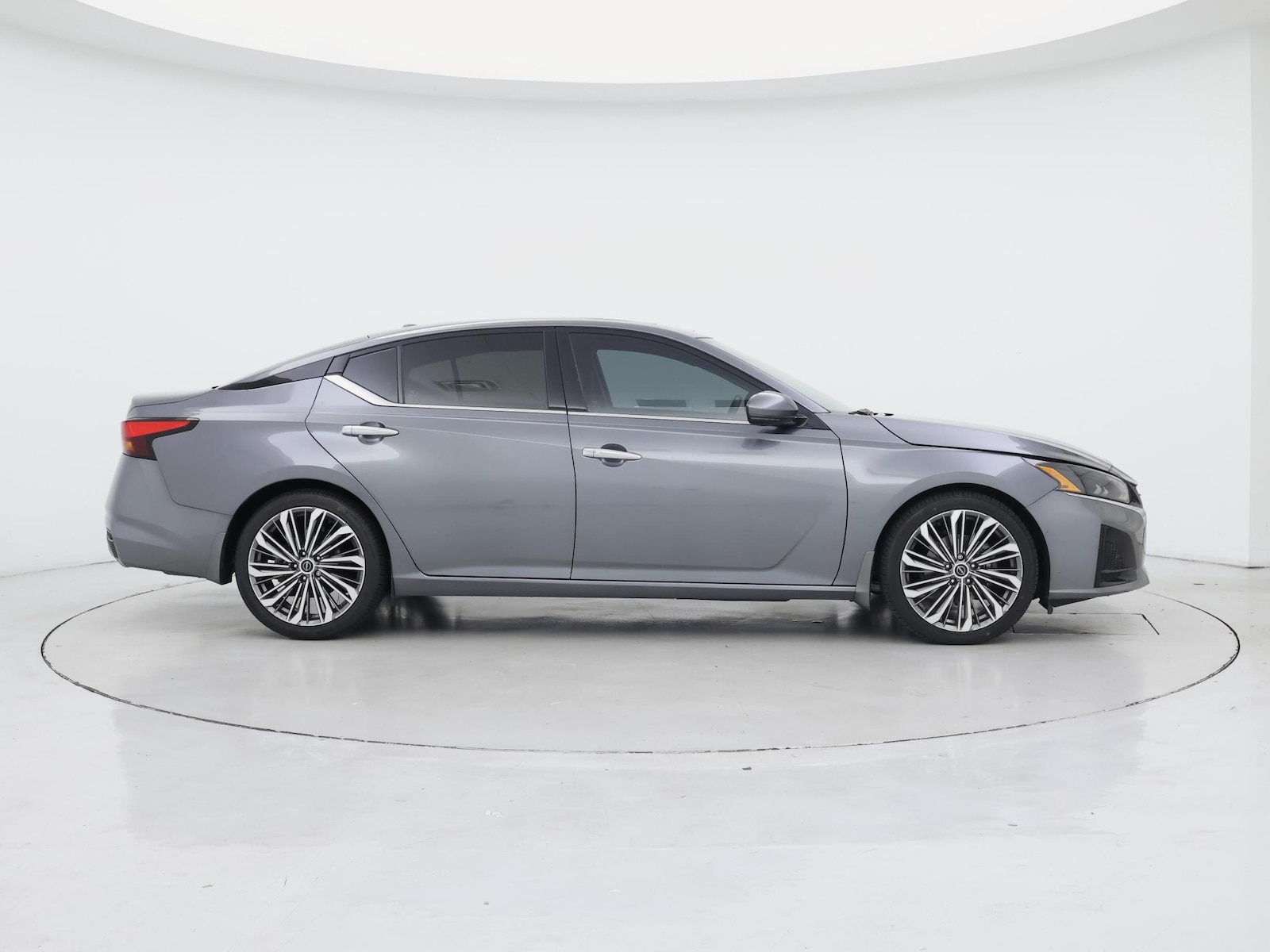 2023 Nissan Altima SL - Photo 8