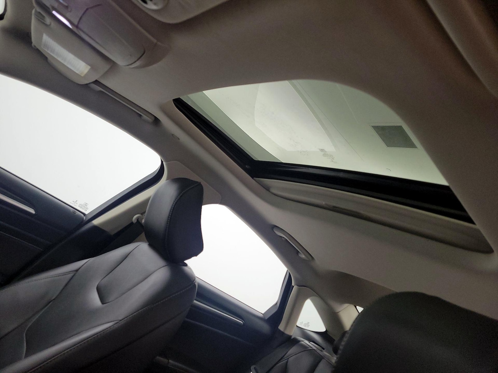 Sunroof(s) & Overhead Airbags