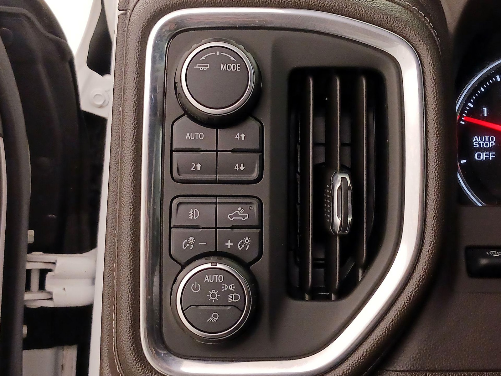 2020 Chevrolet Silverado 1500 LTZ - Photo 14