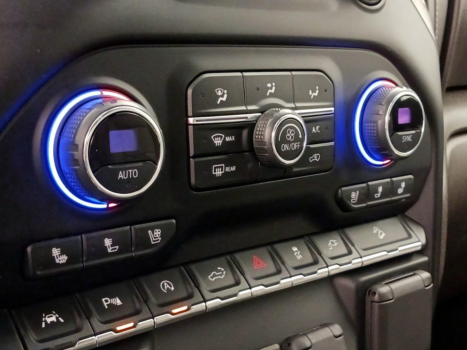 2020 Chevrolet Silverado 1500 LTZ - Photo 18