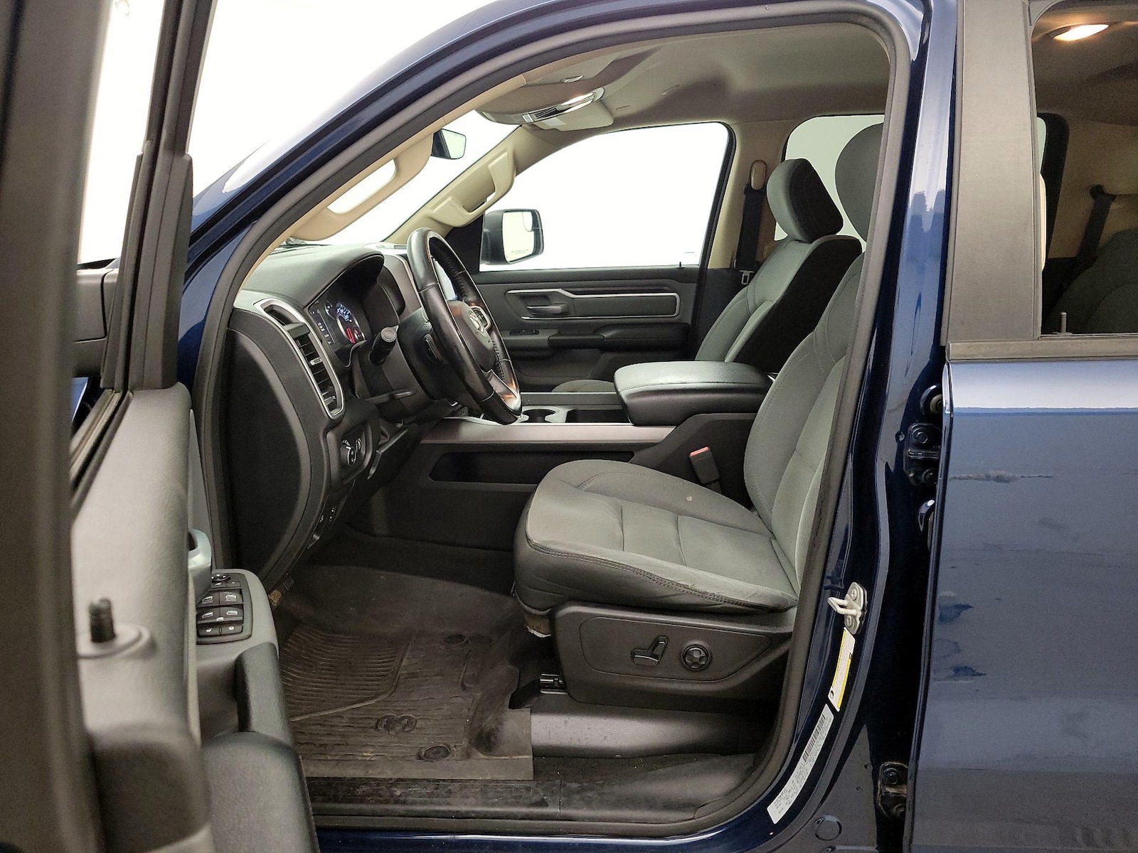 Power Seat(s) & Side Airbags