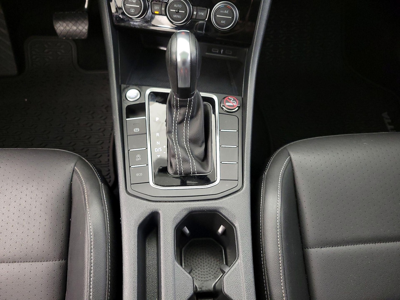 2021 Volkswagen Jetta SE - Photo 18