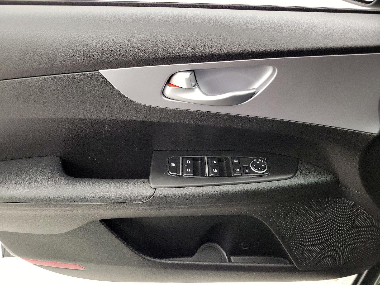 2024 Kia Forte LXS - Photo 13