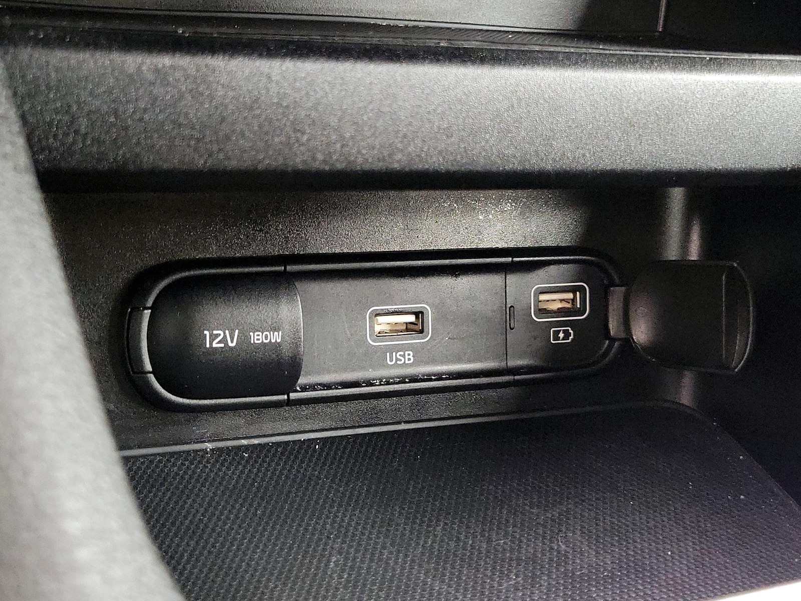 2024 Kia Forte LXS - Photo 19