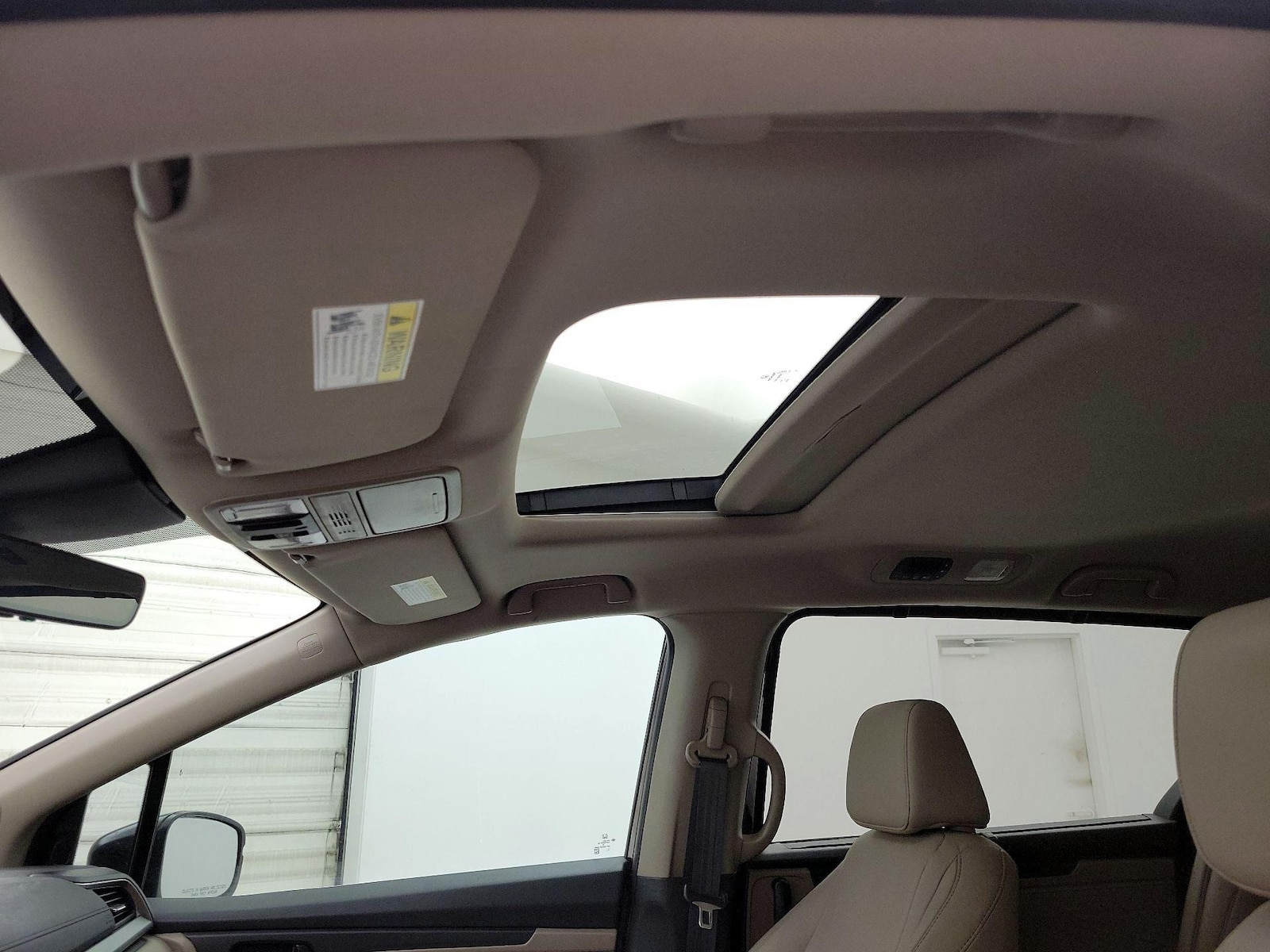 Sunroof(s) & Overhead Airbags