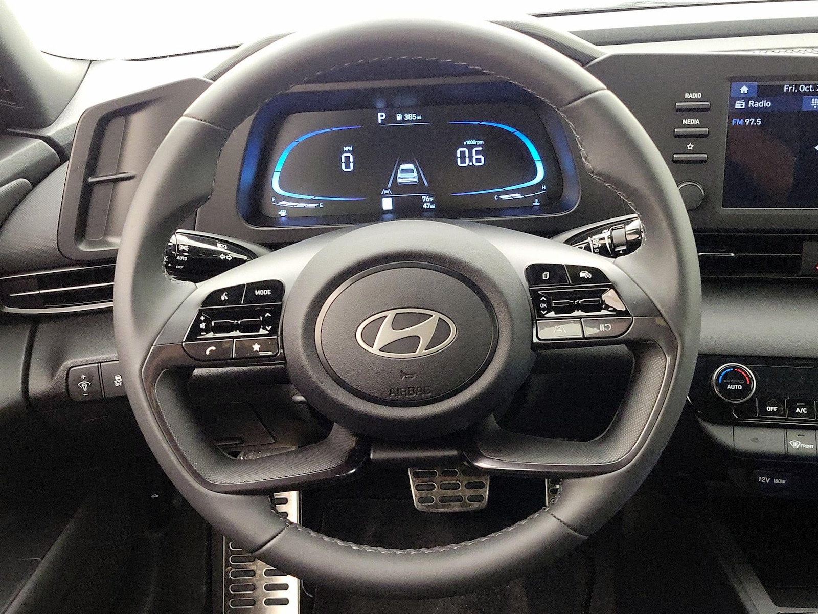 2025 Hyundai Elantra SEL - Photo 11