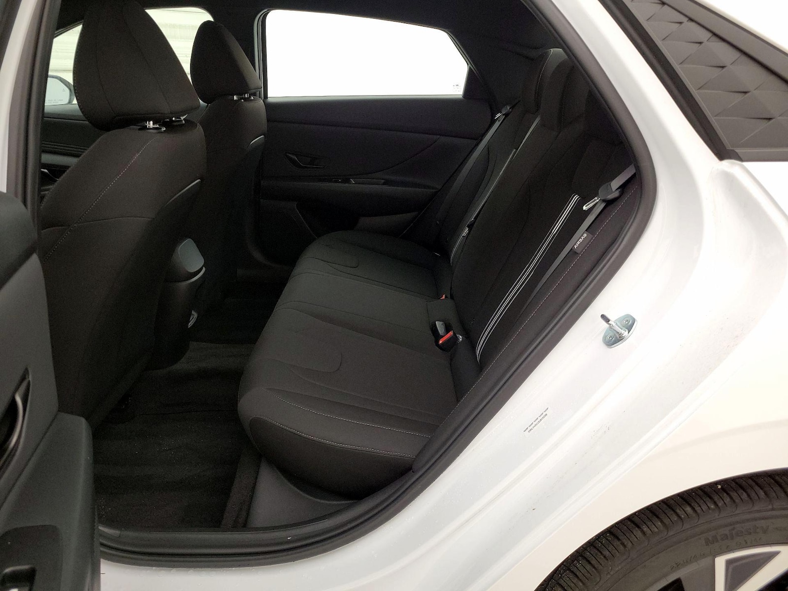 2025 Hyundai Elantra SEL - Photo 20