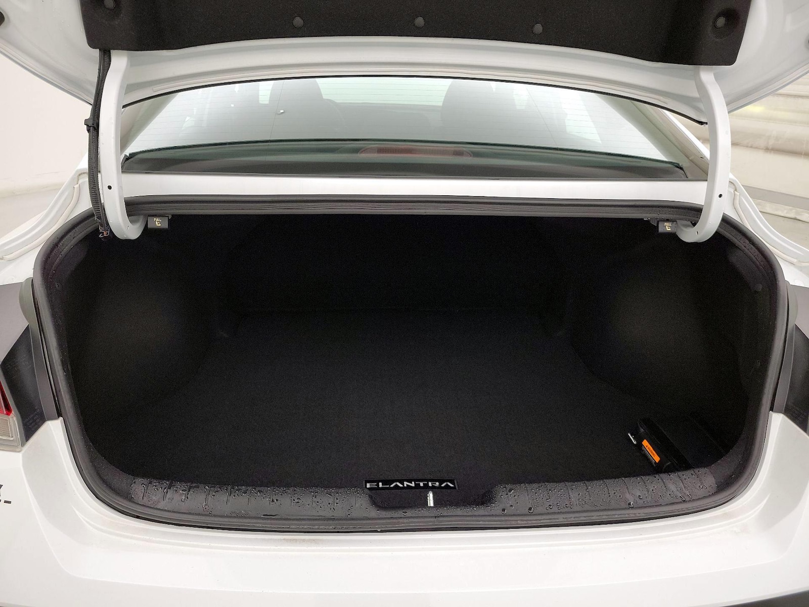 2025 Hyundai Elantra SEL - Photo 21