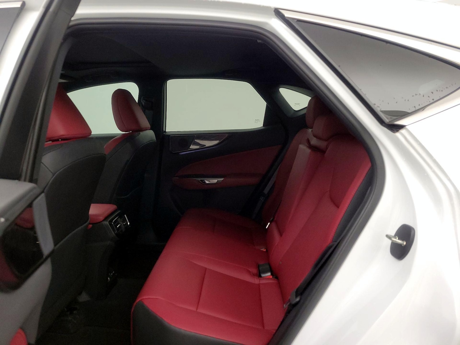 2026 Lexus NX 350 - Photo 21