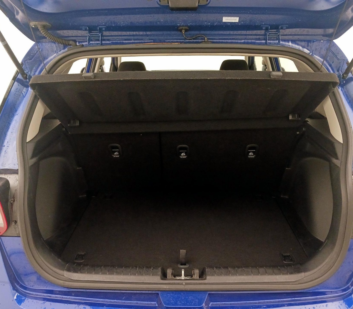 Trunk/Cargo (Seats Up)