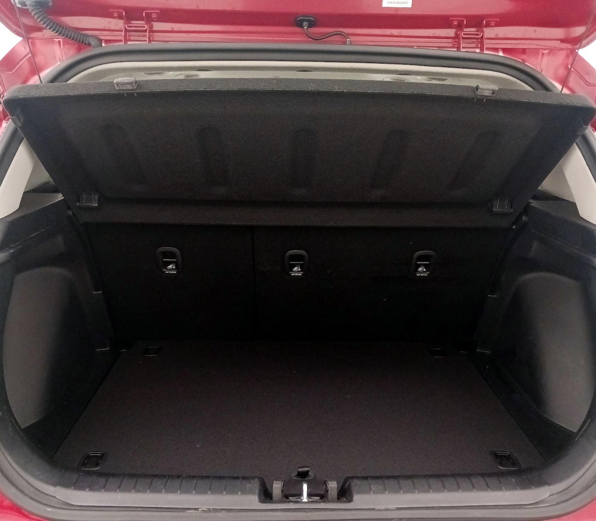 Trunk/Cargo (Seats Up)