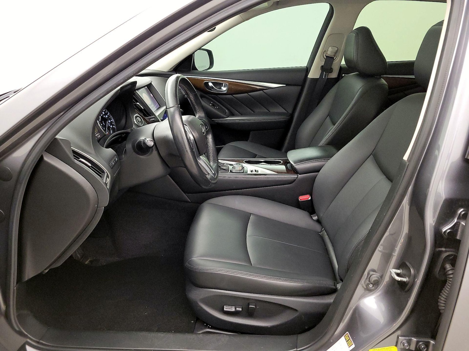Power Seat(s) & Side Airbags