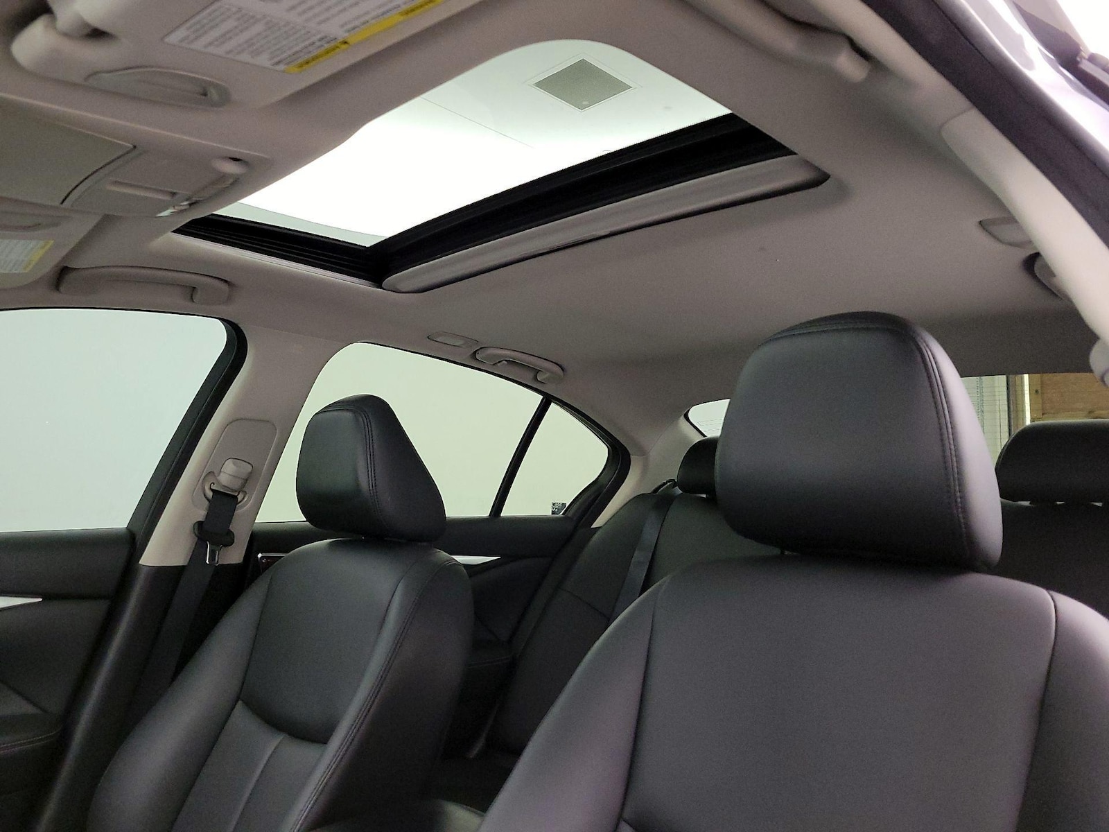 Sunroof(s) & Overhead Airbags