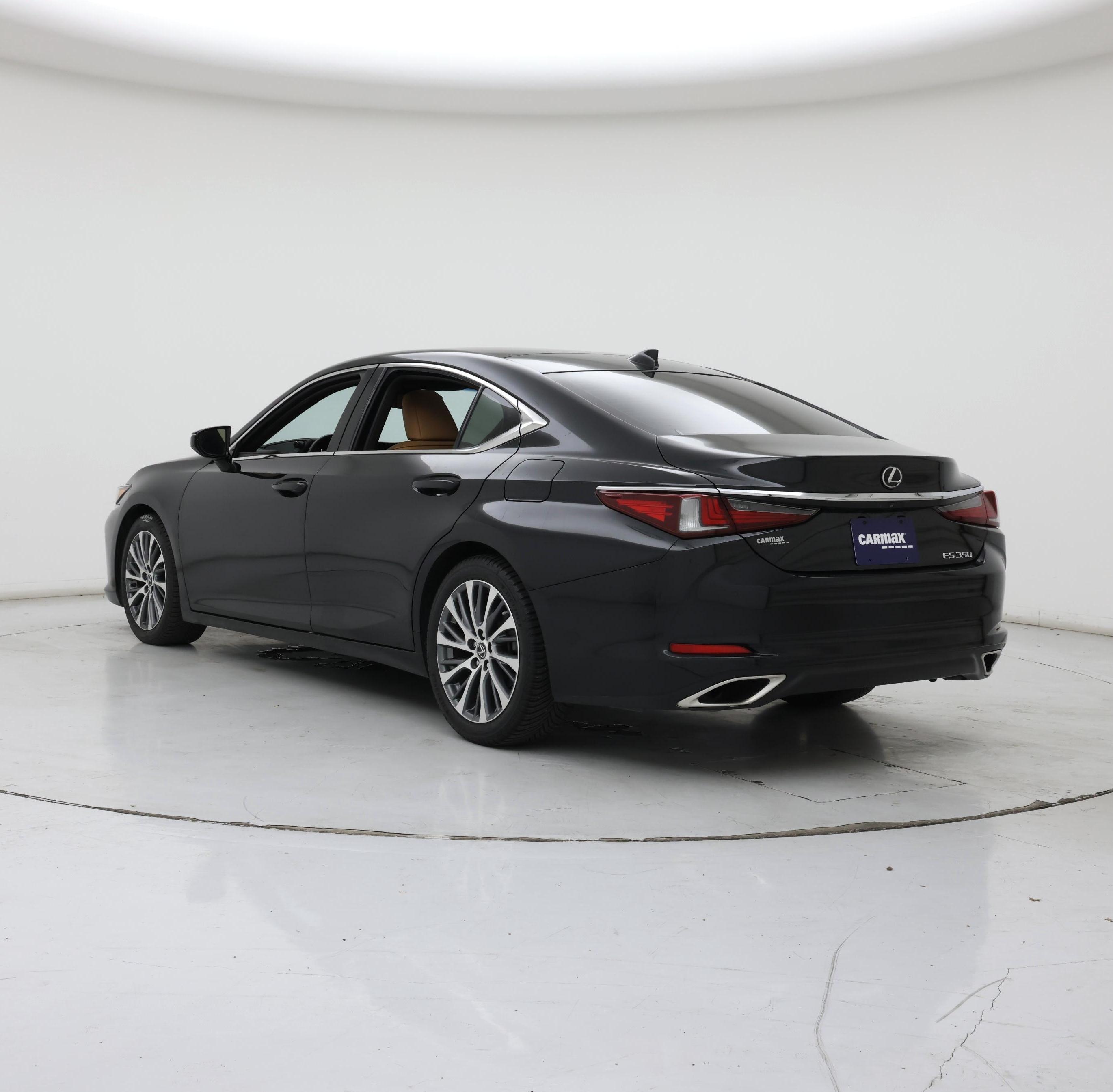 Thumbnail: 2019 Lexus ES - 2