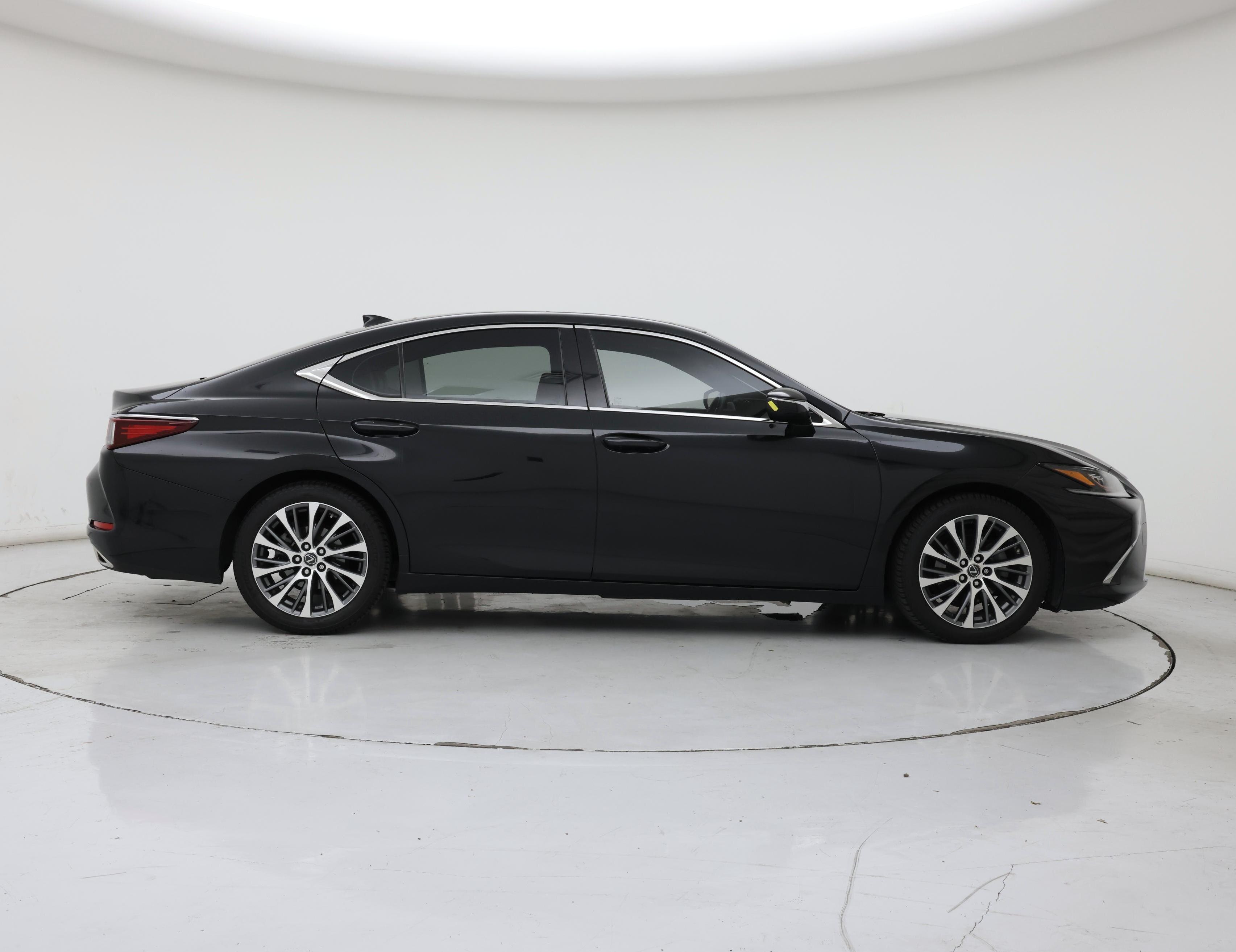 Thumbnail: 2019 Lexus ES - 7
