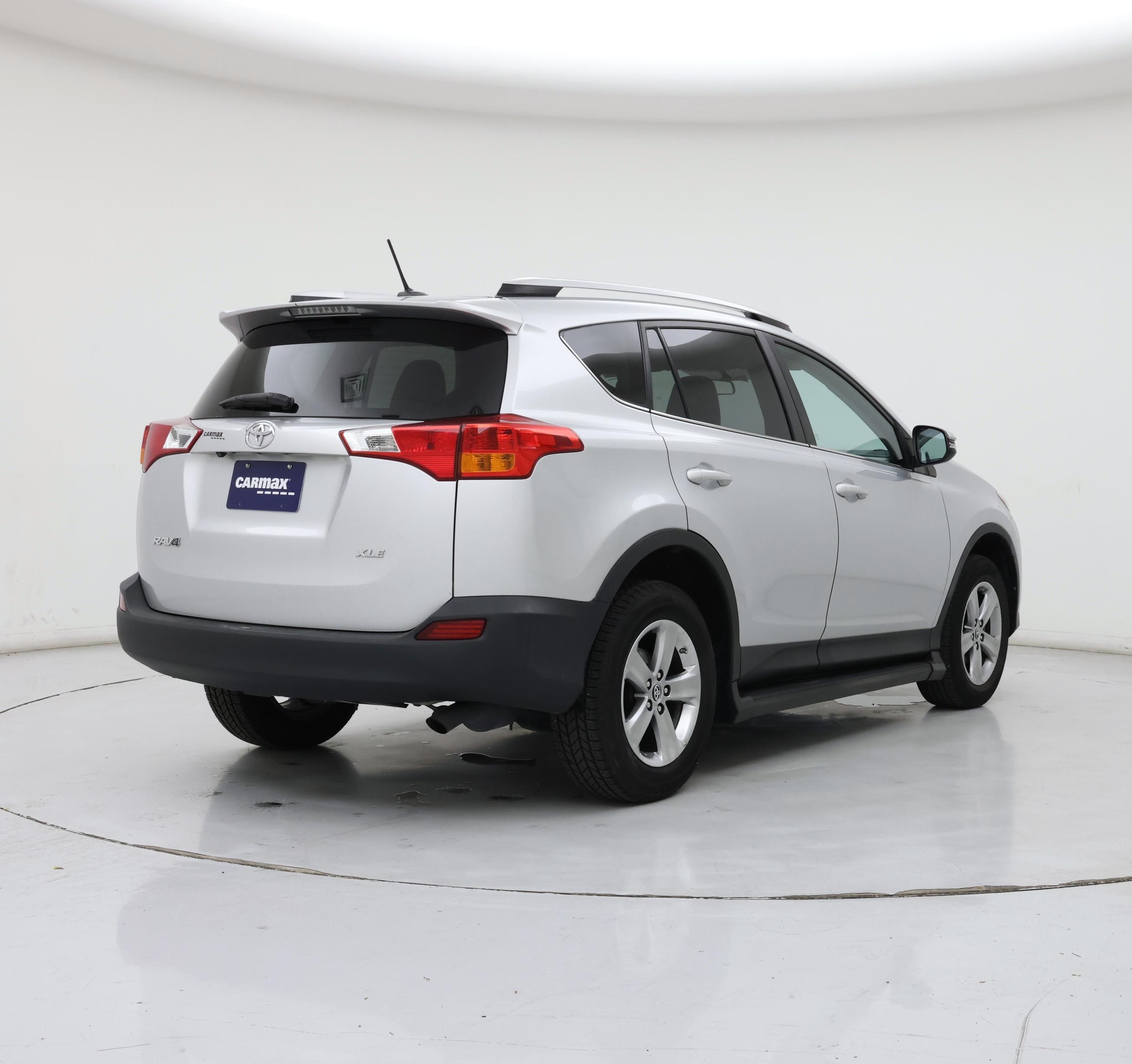 Thumbnail: 2015 Toyota RAV4 - 8