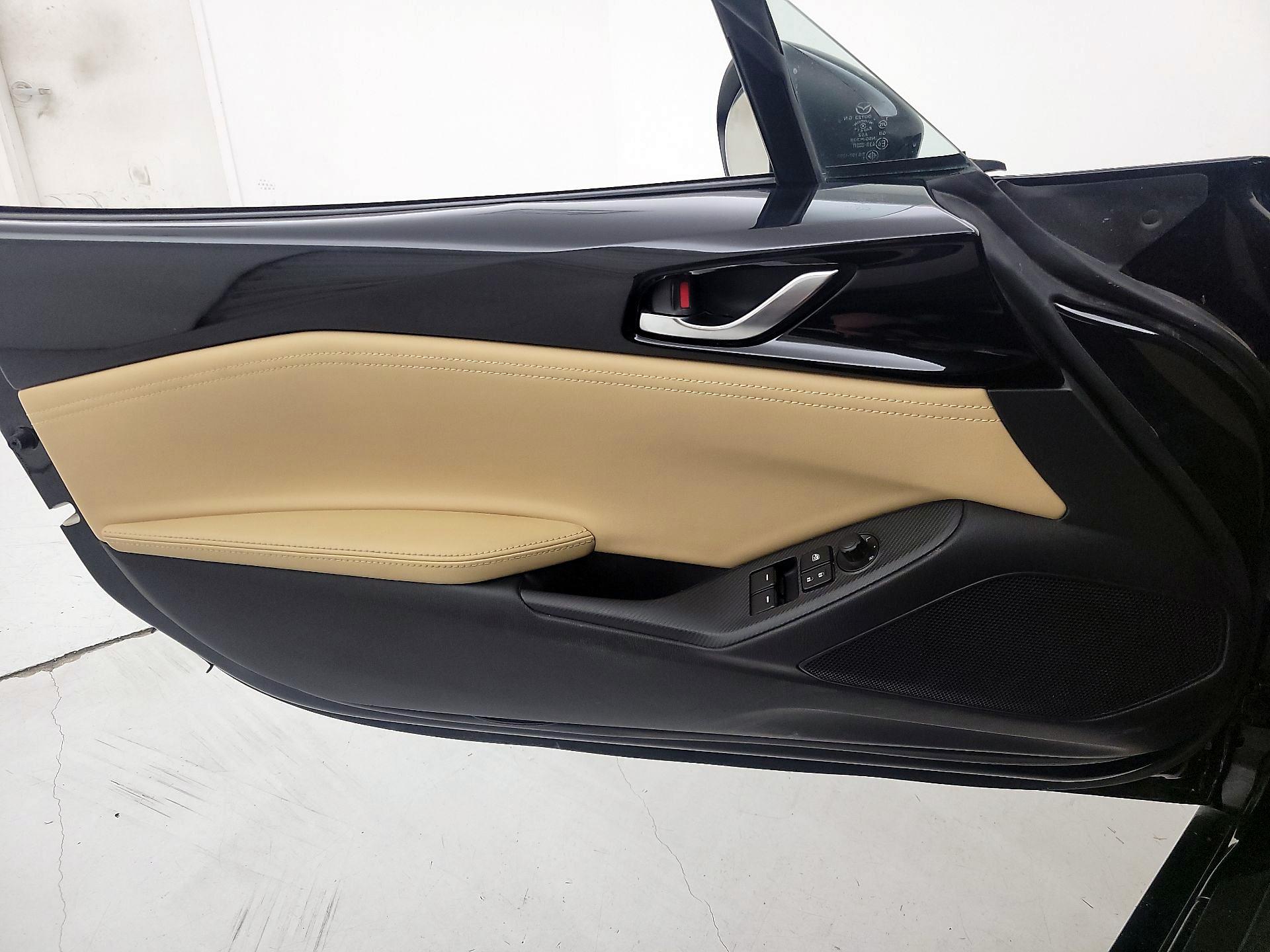 Thumbnail: 2016 Mazda MX-5 Miata - 12