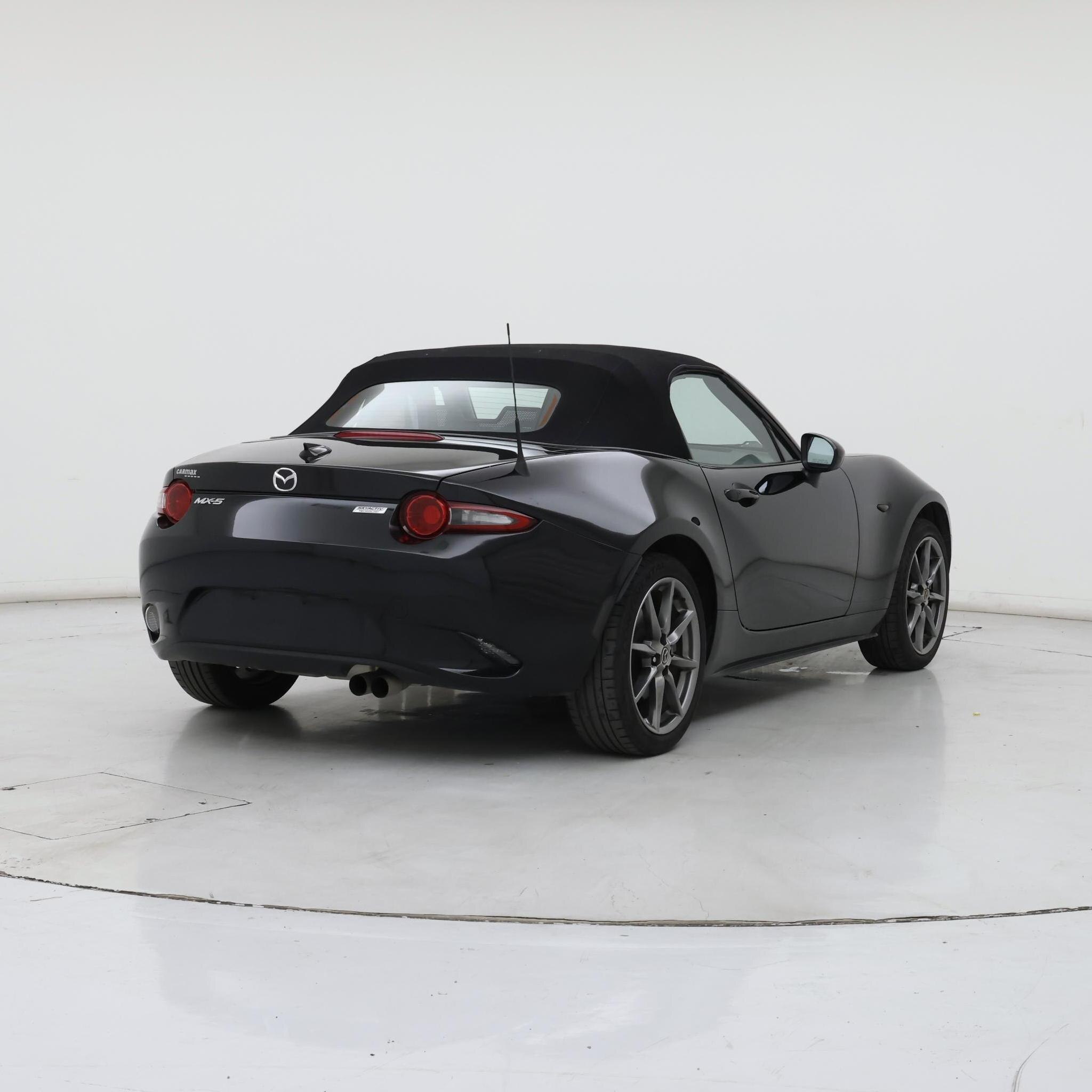 Thumbnail: 2016 Mazda MX-5 Miata - 8