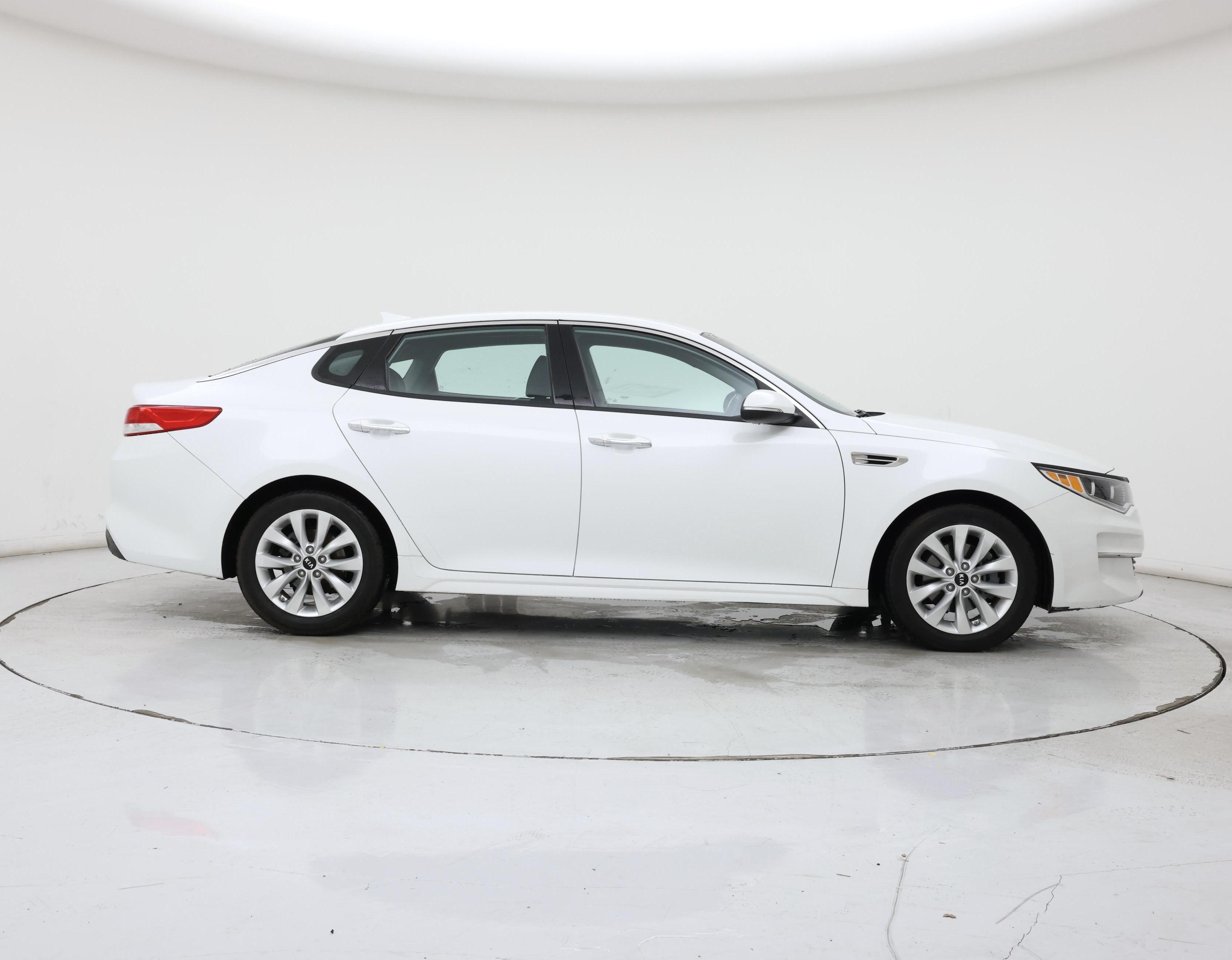 Thumbnail: 2017 Kia Optima - 7