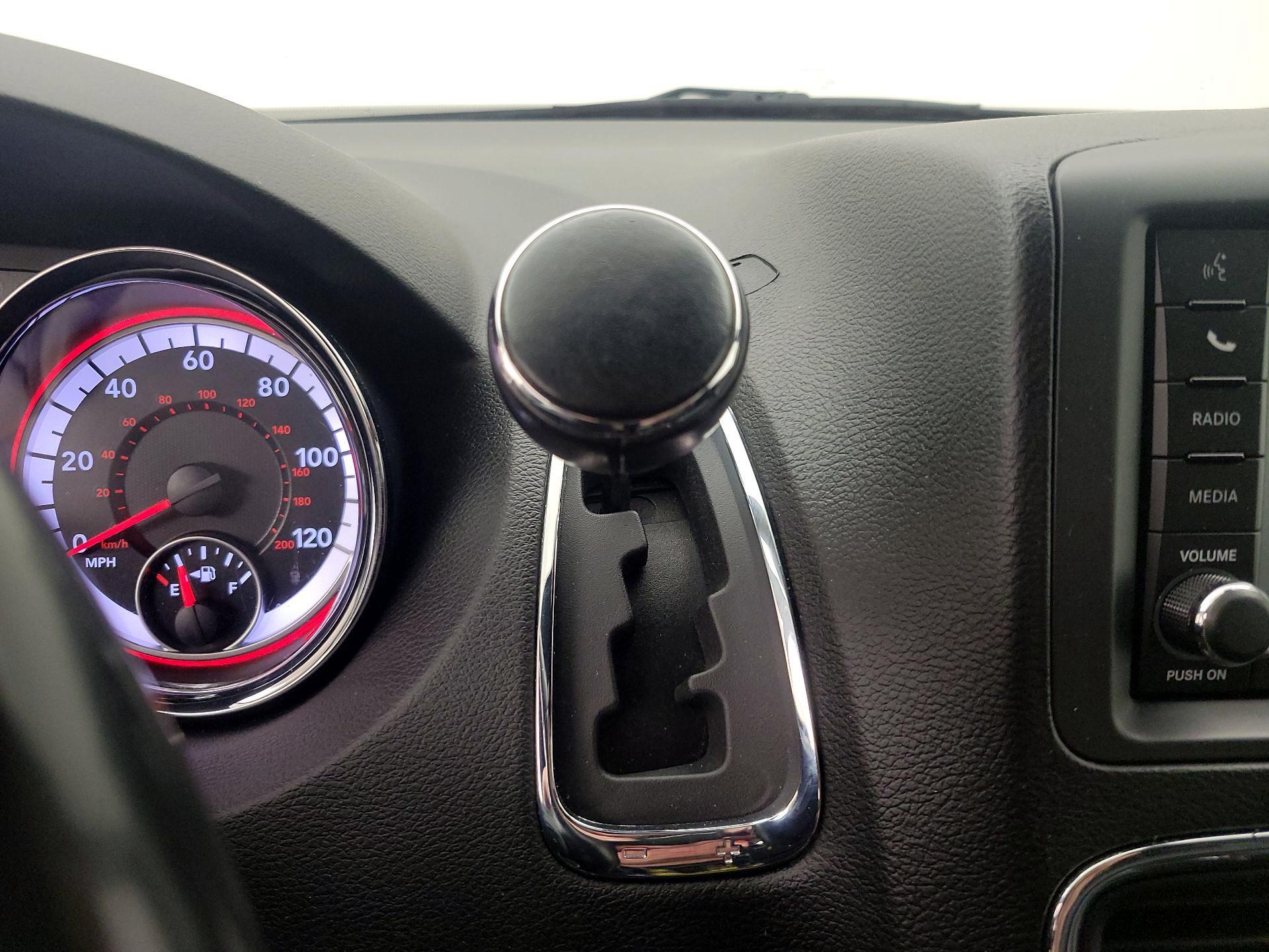 Thumbnail: 2019 Dodge Grand Caravan - 17