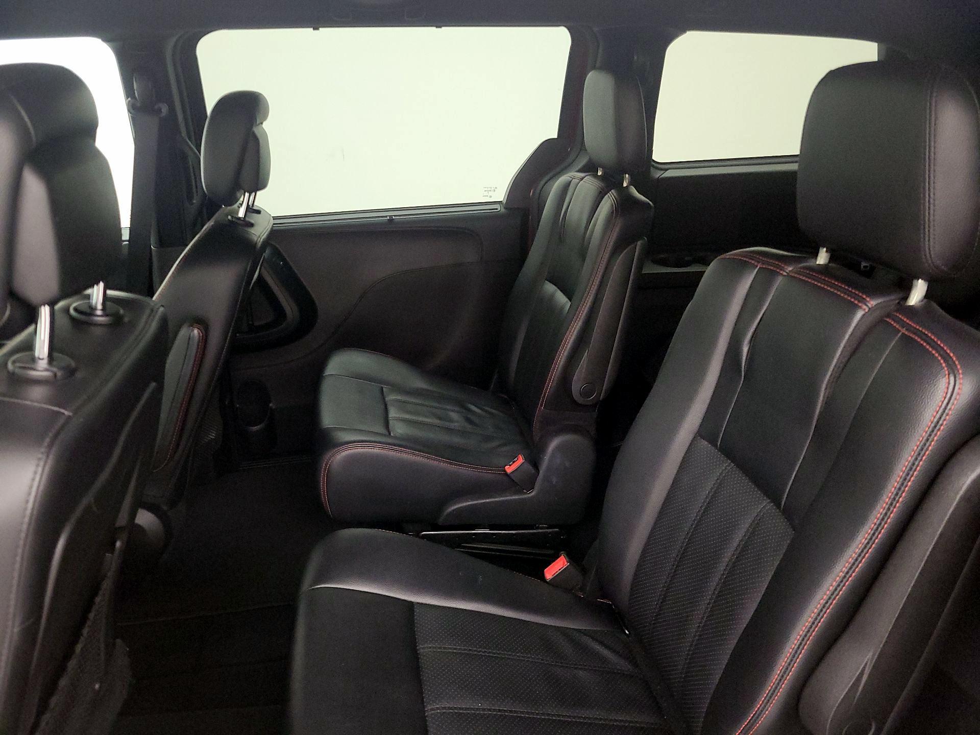 Thumbnail: 2019 Dodge Grand Caravan - 19