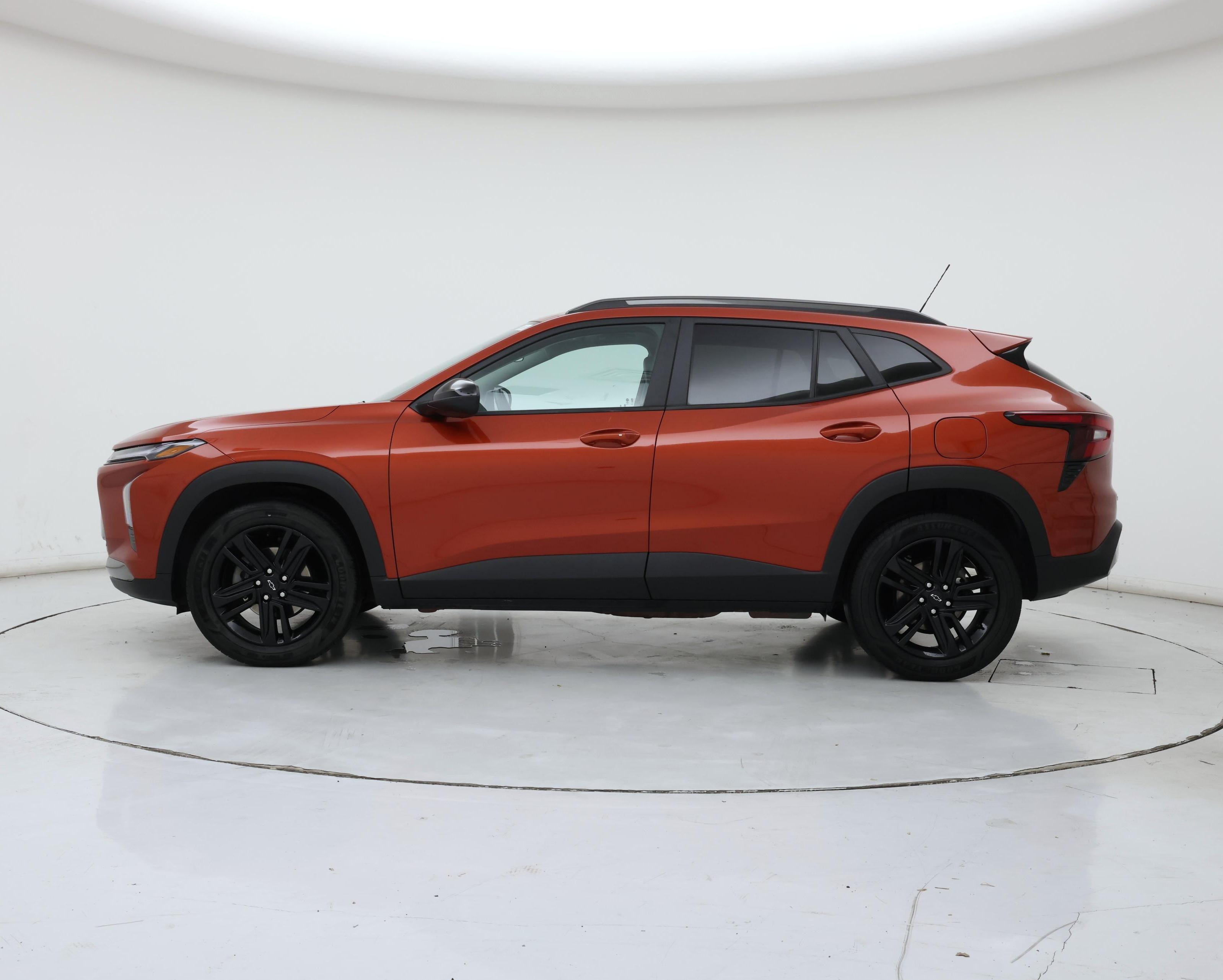 Thumbnail: 2024 Chevrolet Trax - 3