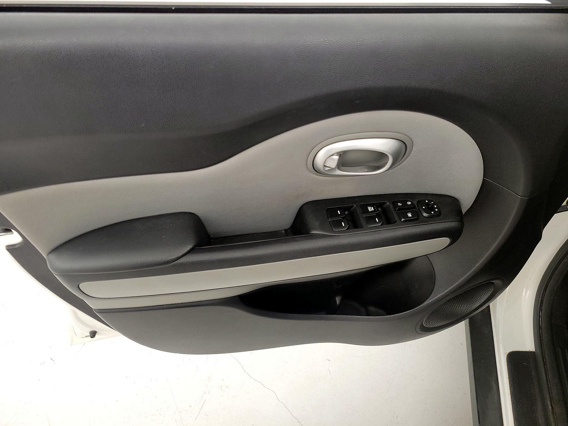 Thumbnail: 2016 Kia Soul - 12