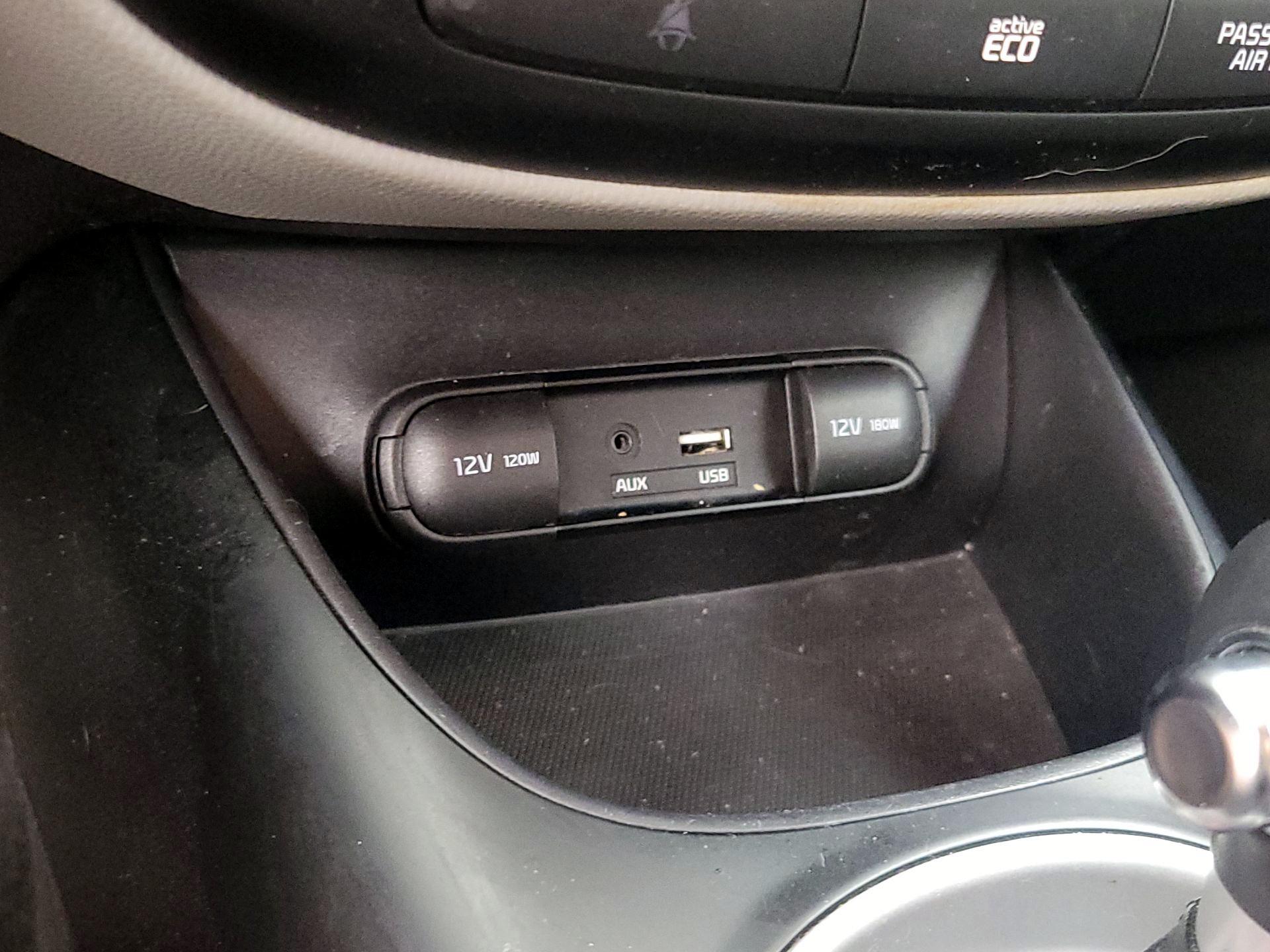 Thumbnail: 2016 Kia Soul - 18