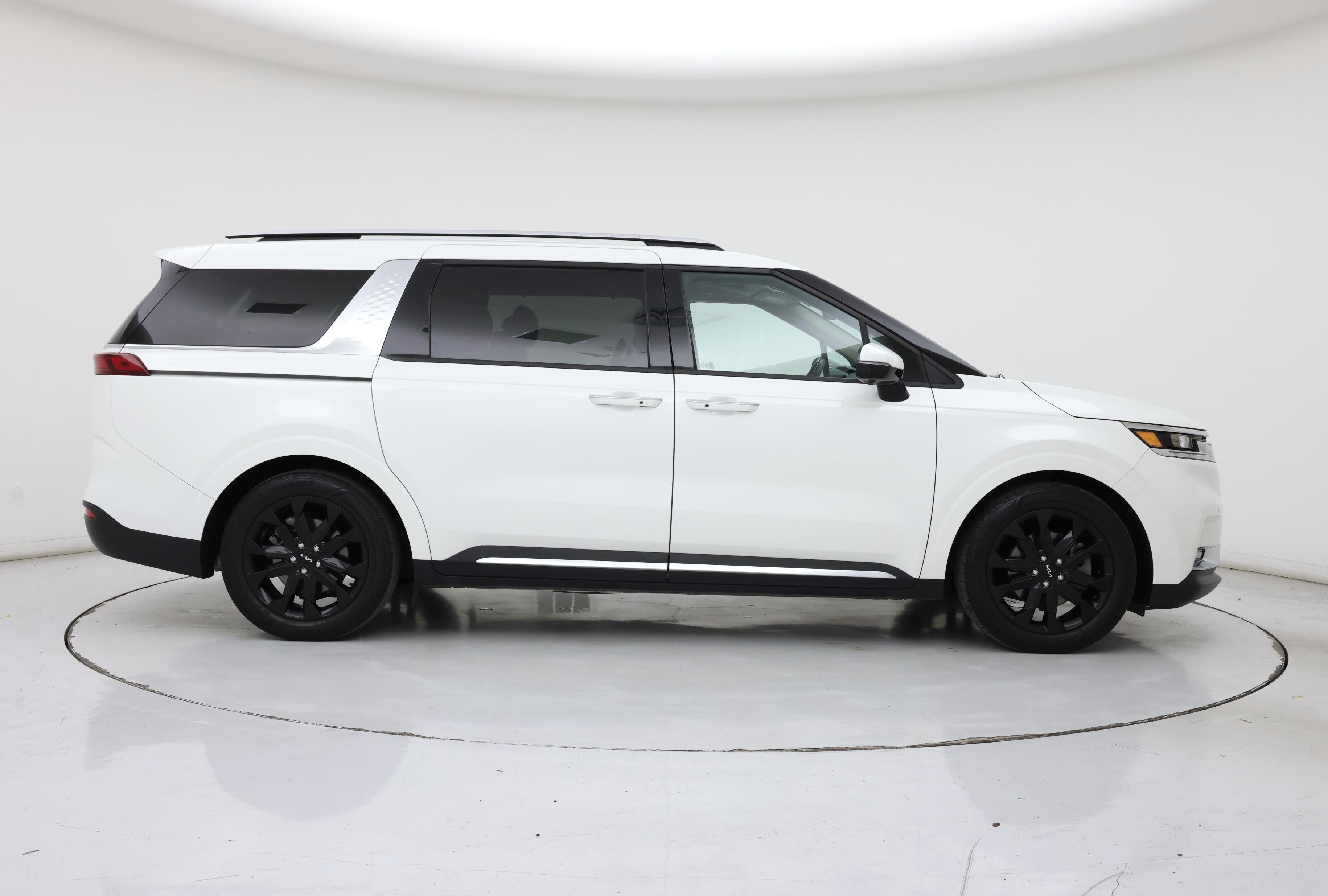 Thumbnail: 2022 Kia Carnival - 7