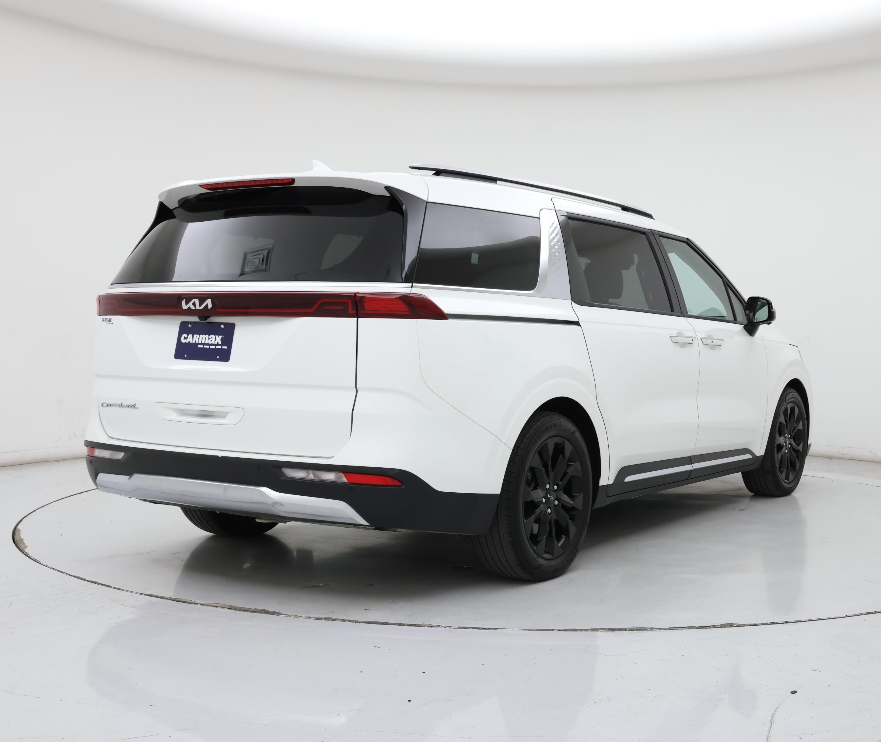 Thumbnail: 2022 Kia Carnival - 8