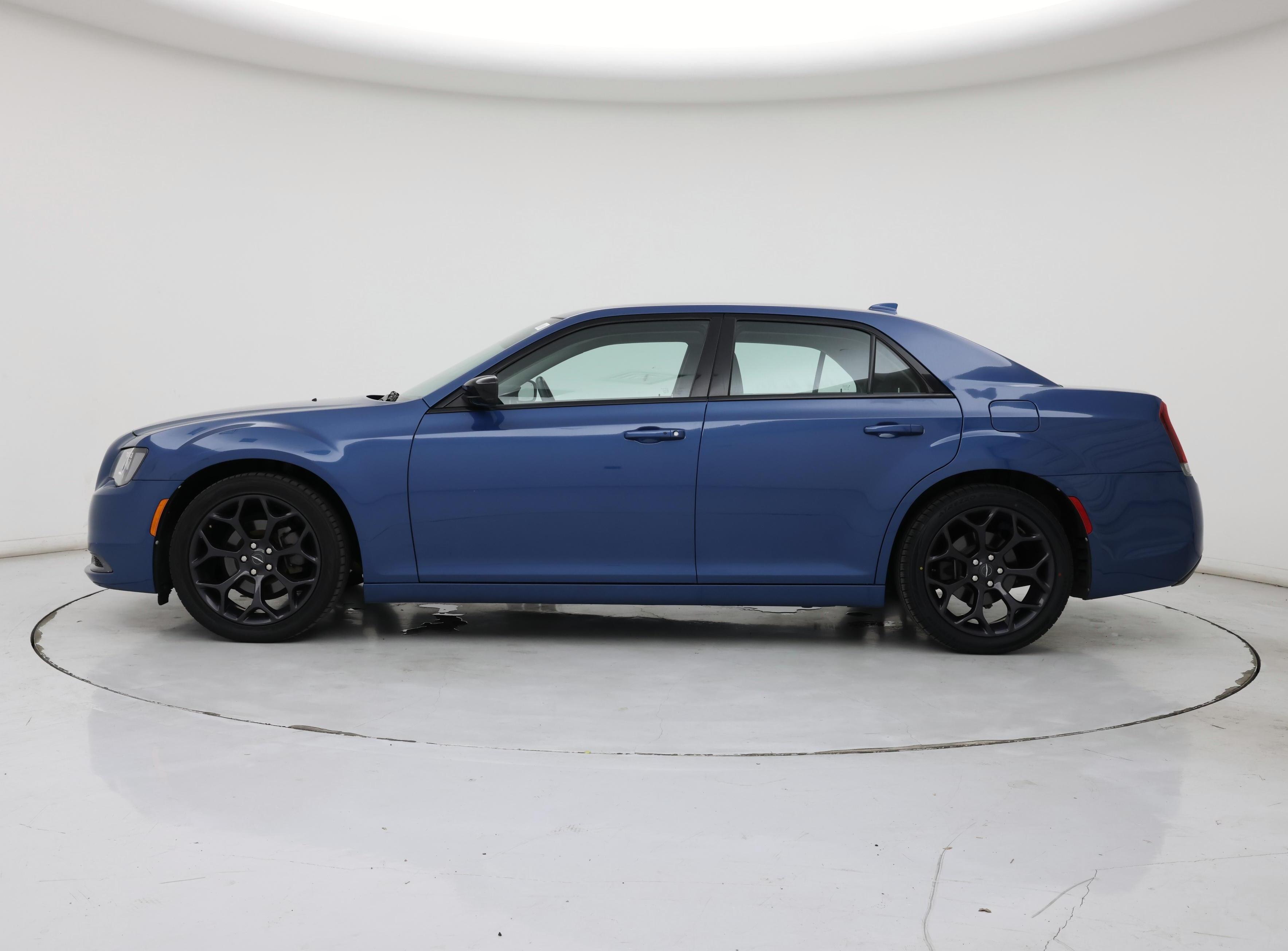Thumbnail: 2020 Chrysler 300 - 3