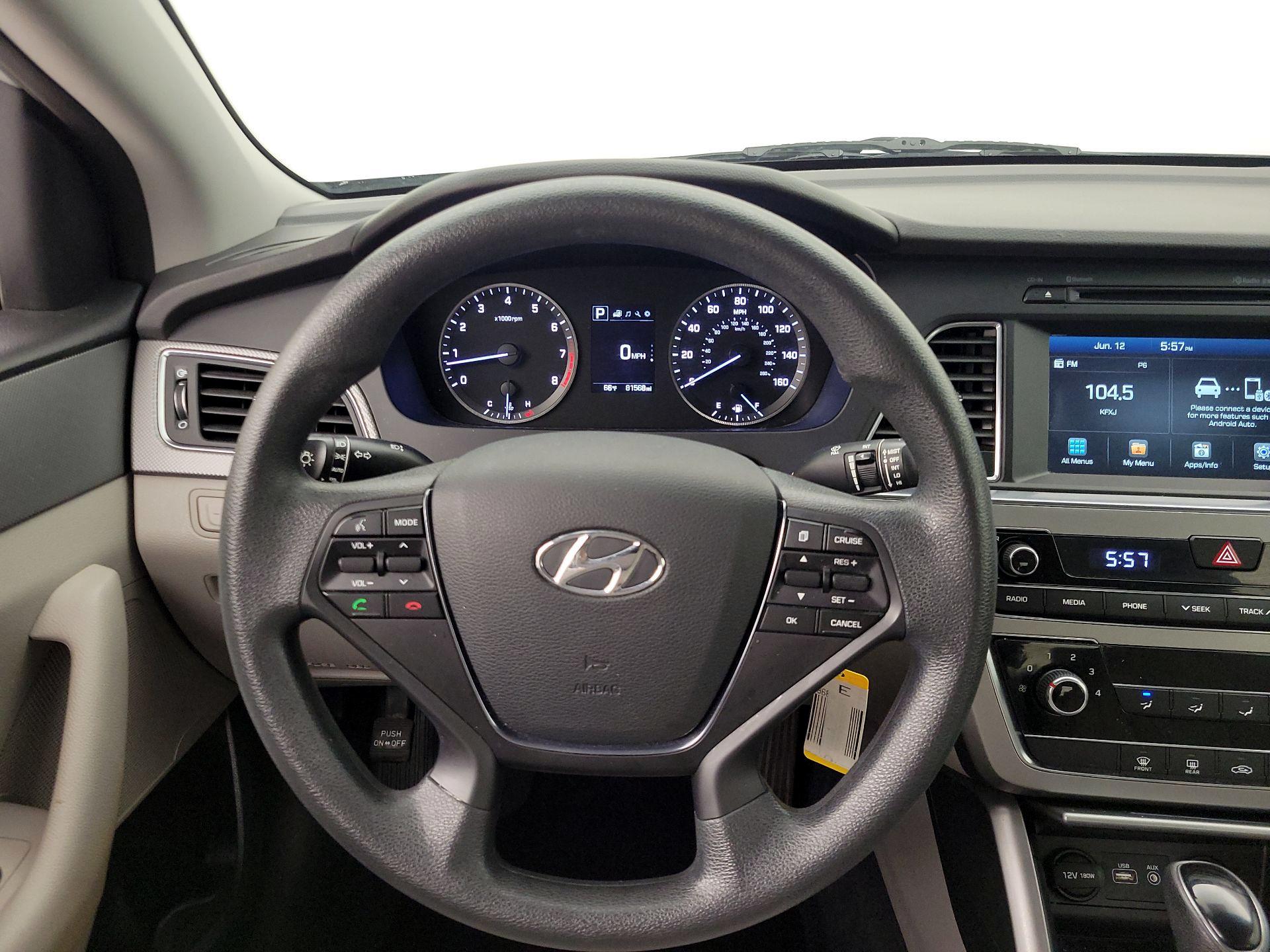 Thumbnail: 2016 Hyundai Sonata - 10
