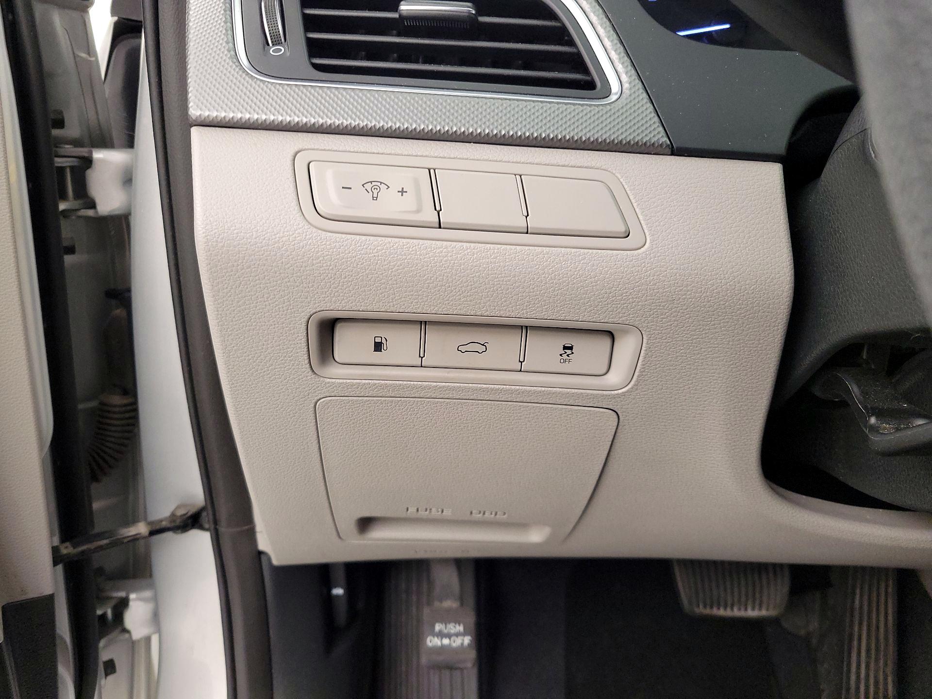 Thumbnail: 2016 Hyundai Sonata - 13