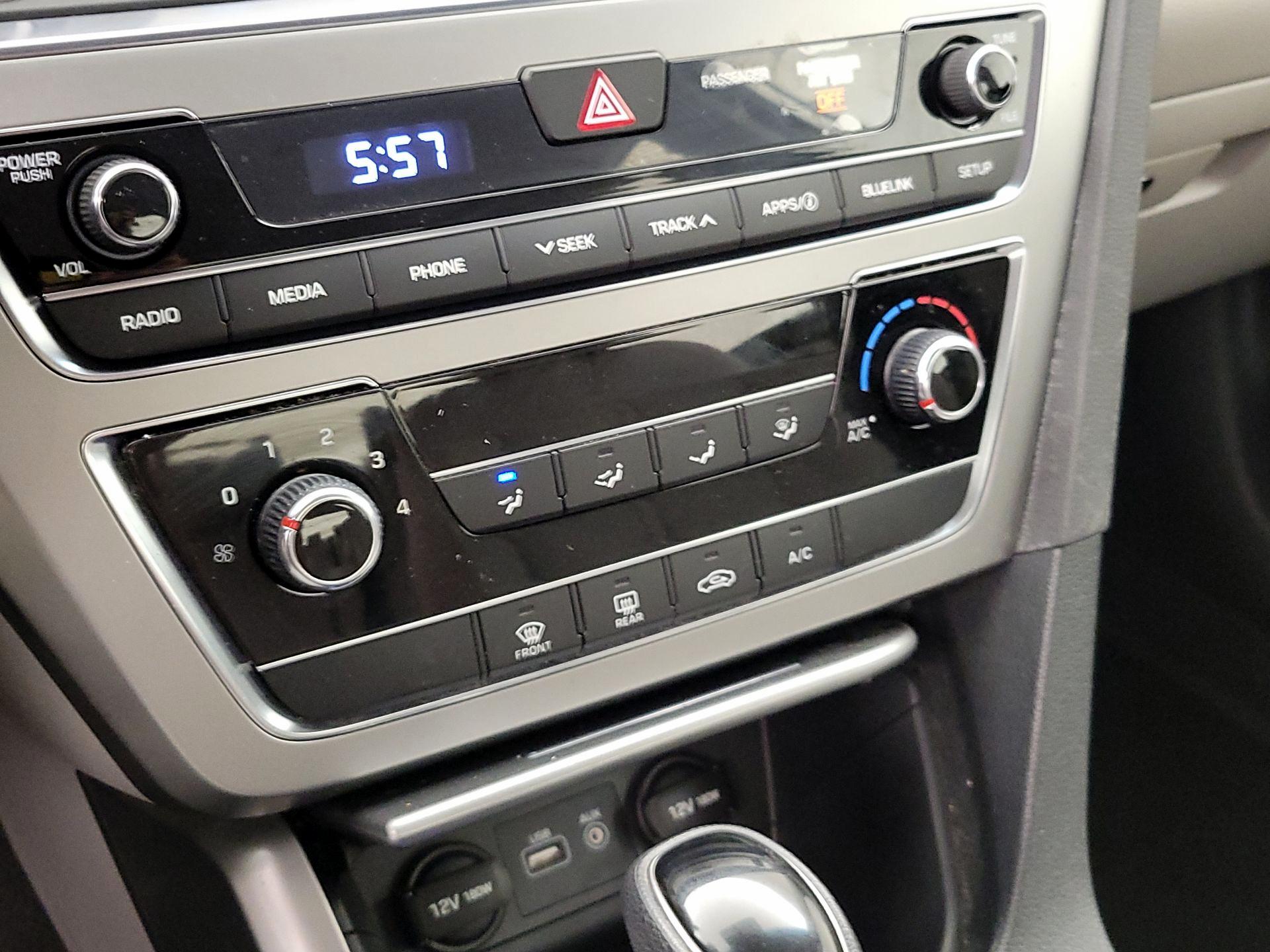 Thumbnail: 2016 Hyundai Sonata - 16
